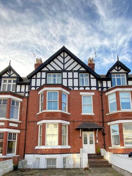 Private Parking, Central Llandudno, King Bed With Ensuite At Clement Lodge Exterior foto